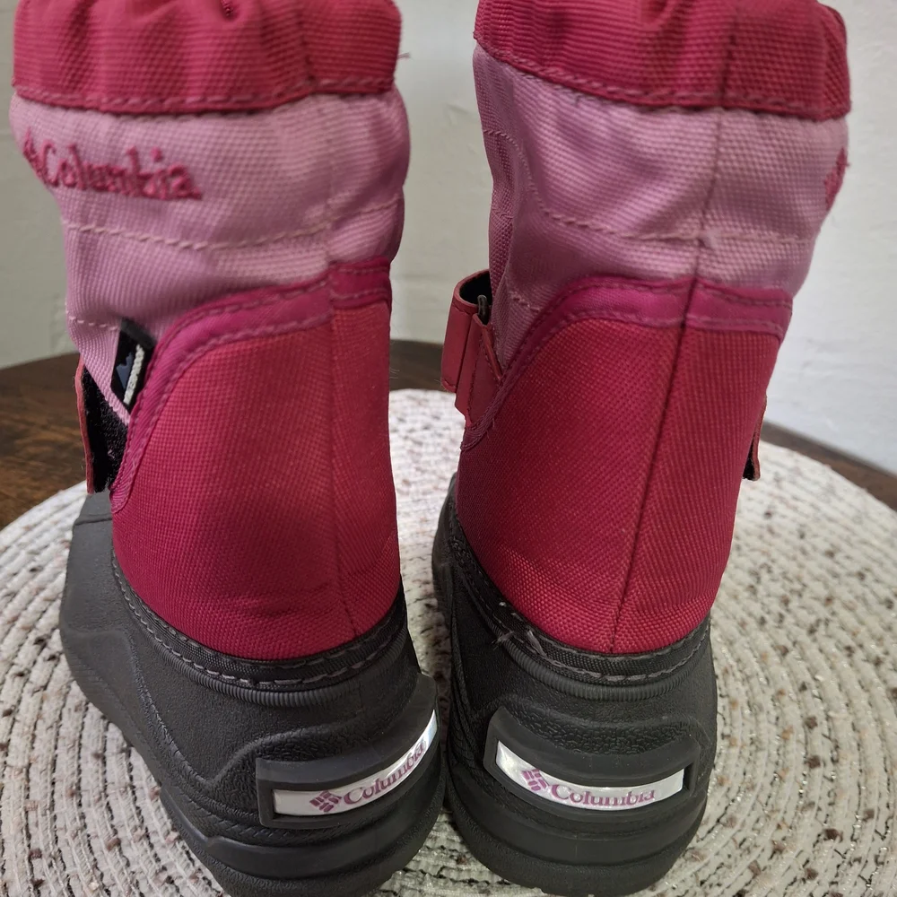 Kid's Columbia Pink and Gray Winter Boots Size 6.